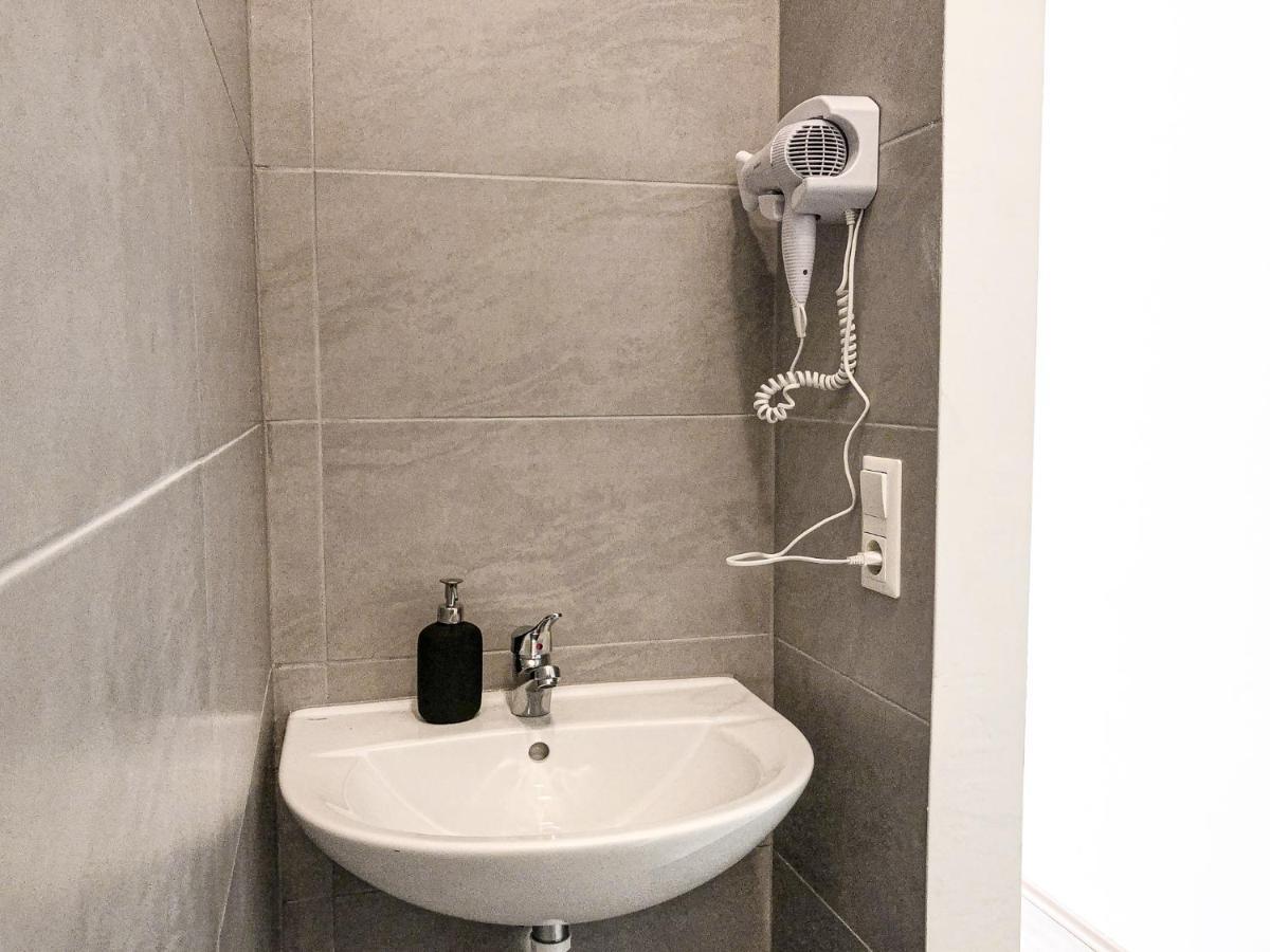Commodious 2Br Apt. Near Akh-Perfect For Groups Wiedeń Zewnętrze zdjęcie